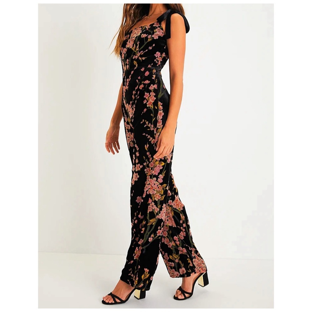 Lulu’s Black Floral Burnout Tie-Strap Wide-Leg
Jumpsuit